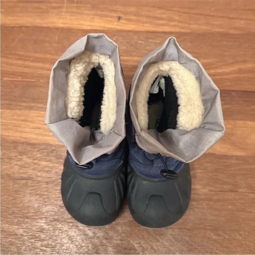 UGG Toddler Waterproof Snow Boots Size 11 Insulated Fleece Lined Winter Shoes